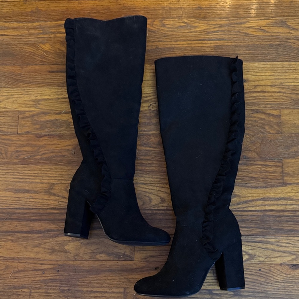 Elegant Black Knee-High Boots